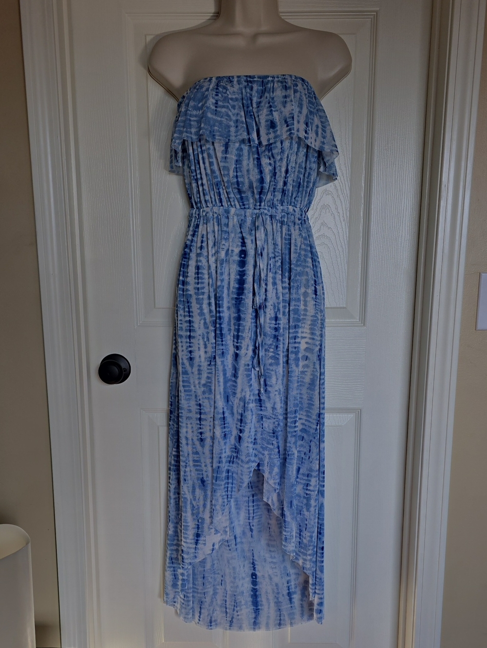 For Cynthia Blue & White Strapless Tie-Dye Beach Cover Up